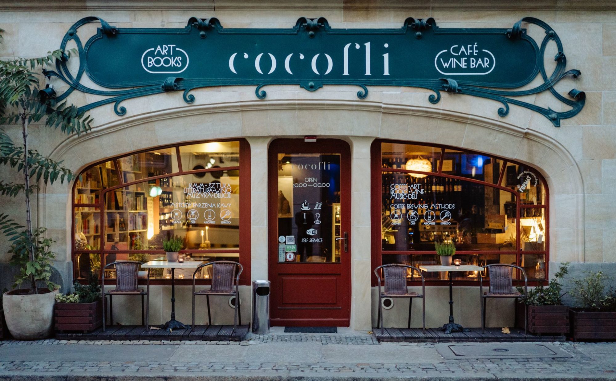 Cocofli - books art cafe wine bar